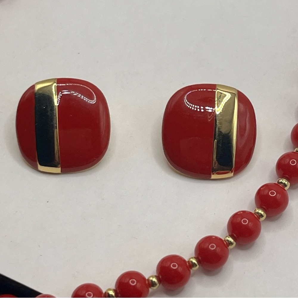 Vintage Monet Set of Beaded Necklace & Square Earrings Red & GoldTone 18 in - Picture 2 of 4